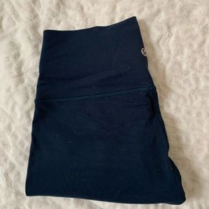 Blue lululemon leggings 🍋